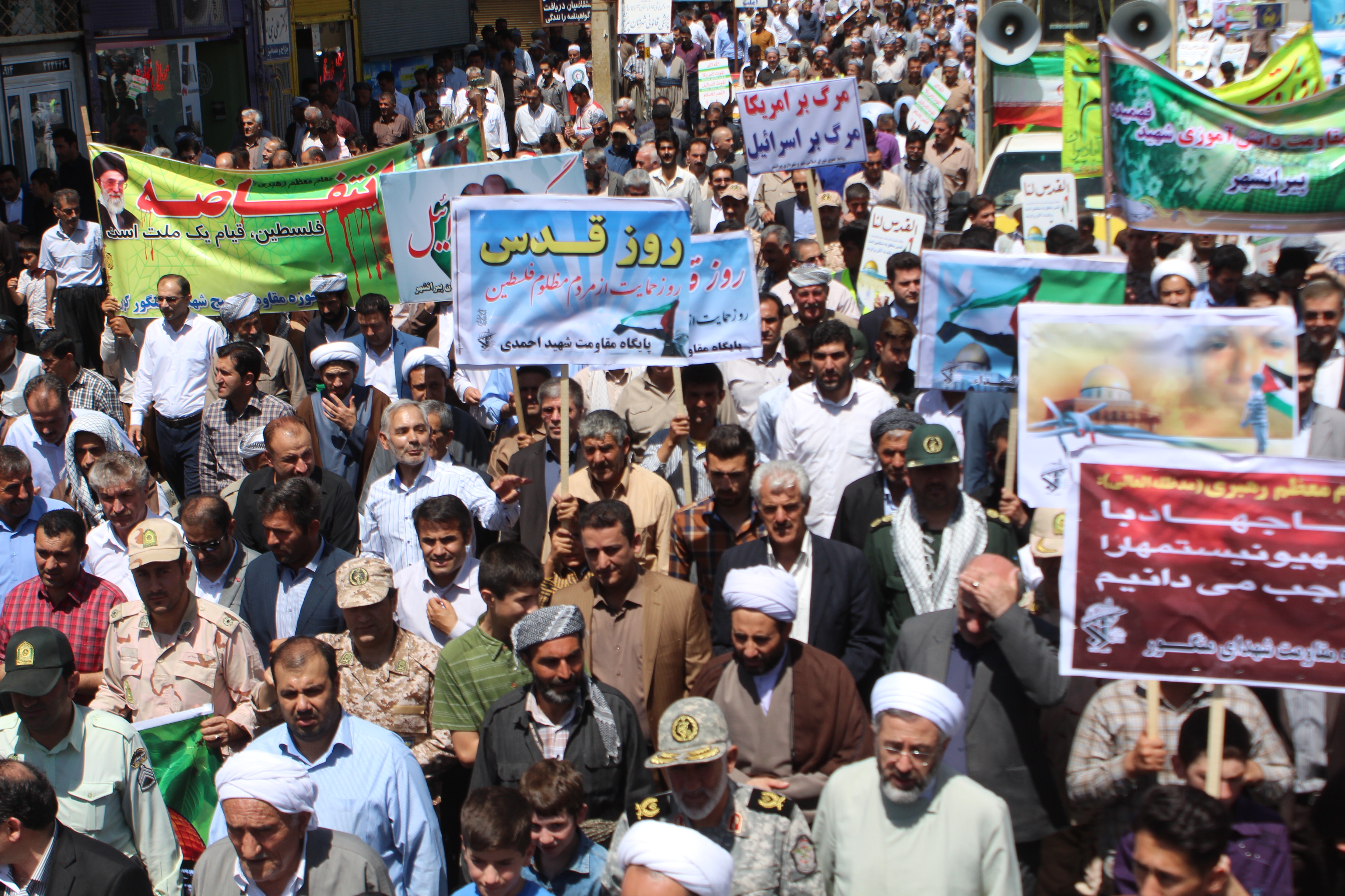 حضور شهردار و کارکنان شهرداری پیرانشهر در راهپیمایی روز قدس